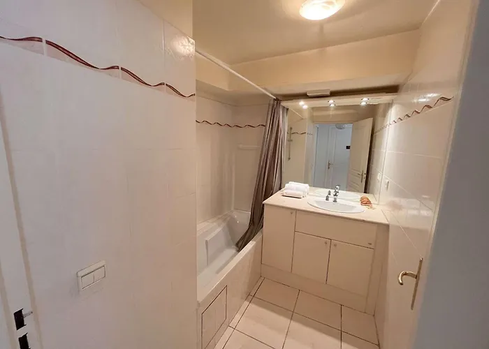 Lägenhet Spacieux T2 Avec Grande Terrasse A Saint-raphael, Proche Et Gare, Garage Inclus - Fr-1-226a-102 Saint-Raphaël