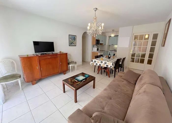 Spacieux T2 Avec Grande Terrasse A Saint-raphael, Proche Et Gare, Garage Inclus - Fr-1-226a-102 Lägenhet Saint-Raphaël