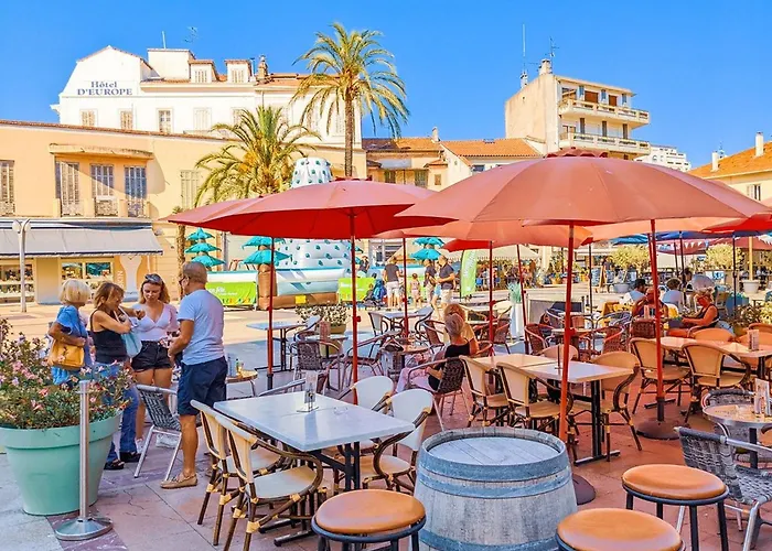 Spacieux T2 Avec Grande Terrasse A Saint-raphael, Proche Et Gare, Garage Inclus - Fr-1-226a-102 Saint-Raphaël