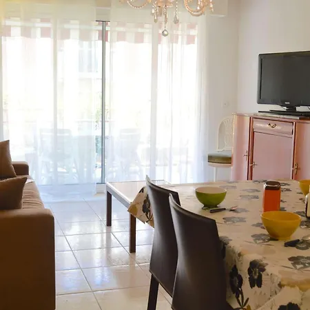 Spacieux T2 Avec Grande Terrasse A Saint-raphael, Proche Et Gare, Garage Inclus - Fr-1-226a-102 Apartment