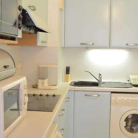 Apartment Spacieux T2 Avec Grande Terrasse A Saint-raphael, Proche Et Gare, Garage Inclus - Fr-1-226a-102